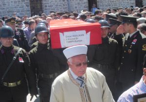 Şehide gözyaşlı uğurlama